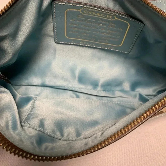 COACH SHOULDER BAG,PURSE. EUC,She’s a BEAUTY ❣️Zipper can be a little tricky. - Picture 6 of 6